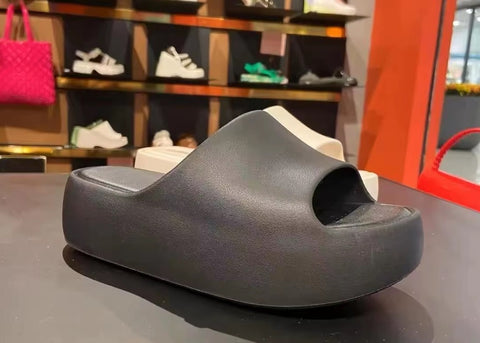 New Fashion Thick Sole Jelly Slide Casual Slippers CODE: KAR5210