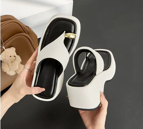 New Thick Bottom Foot-Strap Slippers Sandals CODE: KAR5221