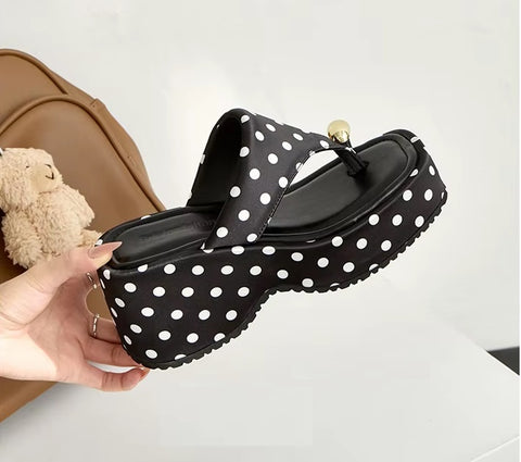 New Thick Bottom Foot-Strap Slippers Sandals CODE: KAR5221