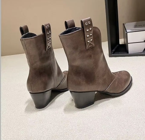 New Punk-style knee-high boots with belt buckle, pointed toe Boots CODE: KAR5266