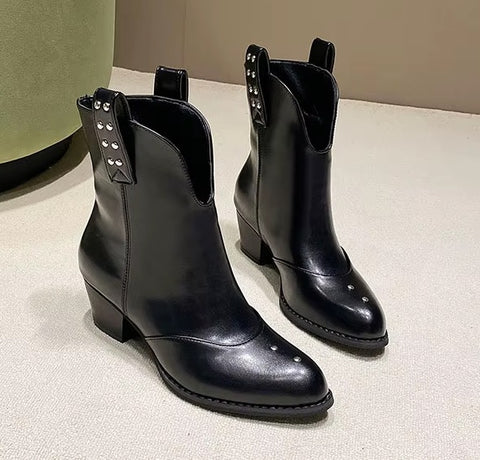 New Punk-style knee-high boots with belt buckle, pointed toe Boots CODE: KAR5266