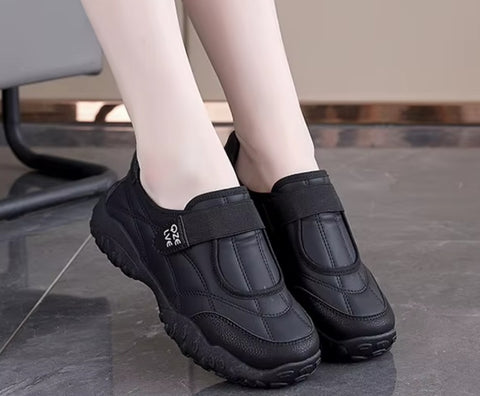 New Round-Toe with Velcro Casual Flat Sneakers CODE: KAR5308