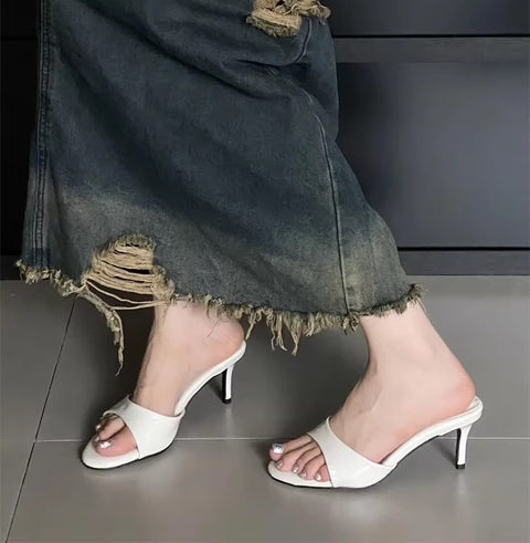 New Fashion Open Toe Thin Heel  Slippers CODE: KAR5379