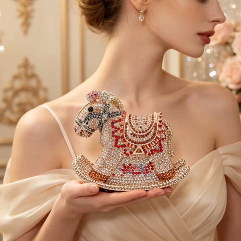 New rocking horse diamond-encrusted clutch bag CODE: KAR5410