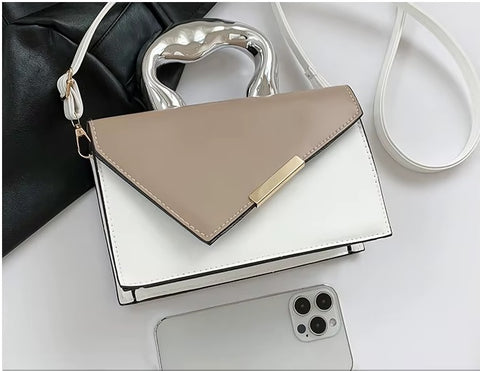 New All-Match European and American Personalized Portable Messenger Bag CODE : KAR3732