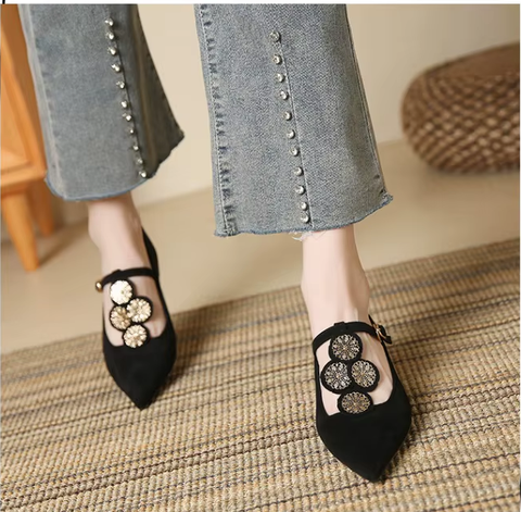 New Fashion Pointed Toe Retro Low Heeled Spring Autumn Elegant Brand Designer Shoes CODE: KAR3742