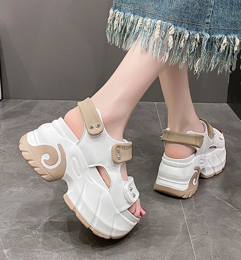 New Leisure Chunky Peep Toe High Heels Platform Sandals SIZE: 35 CODE: READY1551