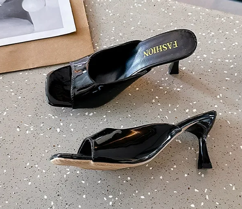 New Patent Leather Heel Sandals CODE: KAR3844