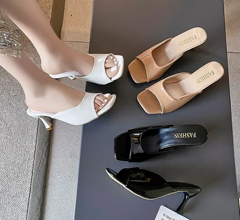 New Patent Leather Heel Sandals CODE: KAR3844