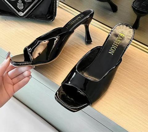 New Patent Leather Heel Sandals CODE: KAR3844