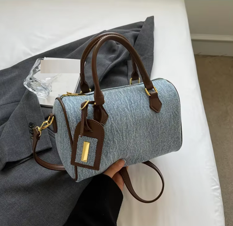 New Fashion Luxury Designer Crossbody Handbag CODE: KAR3889