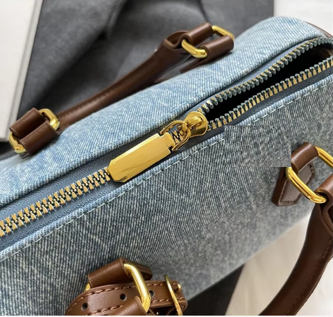 New Fashion Luxury Designer Crossbody Handbag CODE: KAR3889