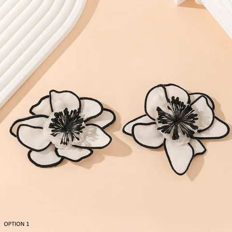 New Latest fashion Big Flower Stud Earrings CODE: KAR3906
