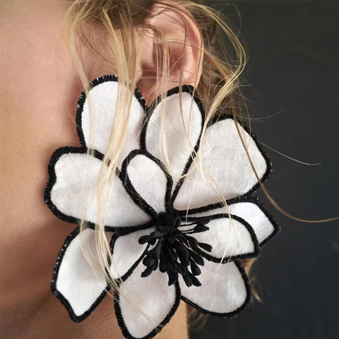 New Latest fashion Big Flower Stud Earrings CODE: KAR3906