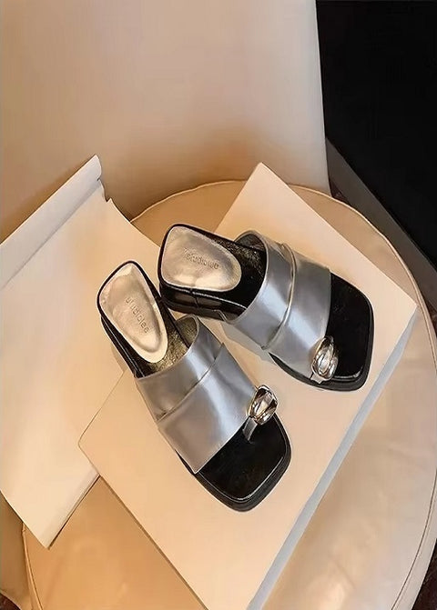 New Fashion Silver Metallic Slip-On Flats with Chain Detail Slippers CODE: KAR4103