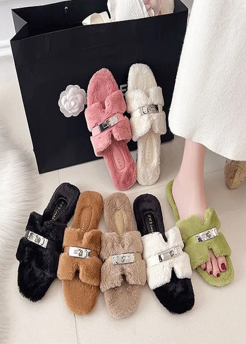New Fashion fluffy cute designer fur slippers CODE: KAR4403
