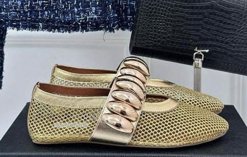 New Stylish Design, Unique Metal Accents, Comfortable Fit Flats SIZE: 39 CODE: READY1732