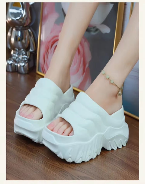 New Fashion Casual Slides Light Slip on Wedges Platform Sandal SIZE: 38-39 READY1738