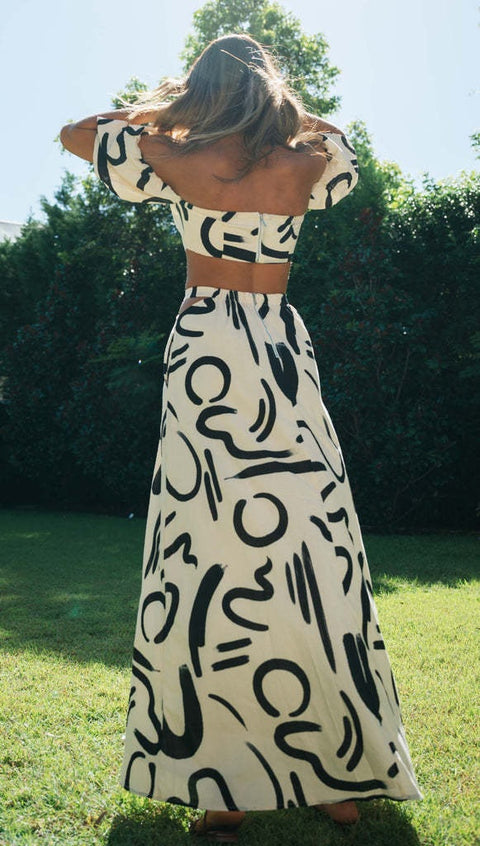 New 2-Piece Set Tube Top Puff Sleeve Short Top Swing Skirt CODE: KAR1989