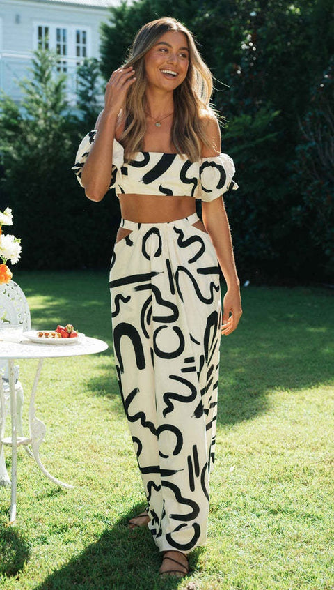 New 2-Piece Set Tube Top Puff Sleeve Short Top Swing Skirt CODE: KAR1989