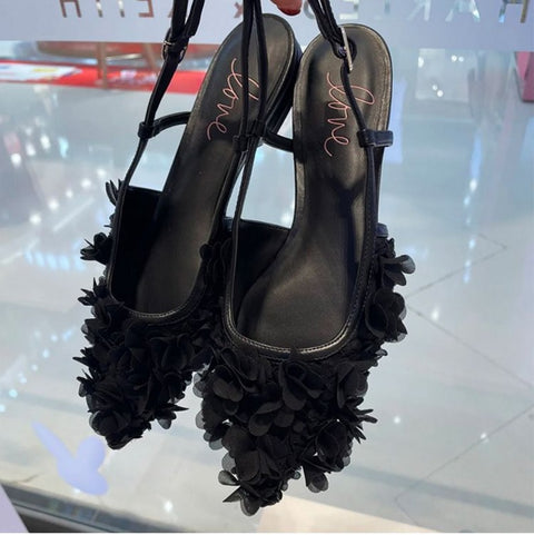 New Fashion Pointed Toed Flowers Hollow Out Single Sandal CODE: KAR1997