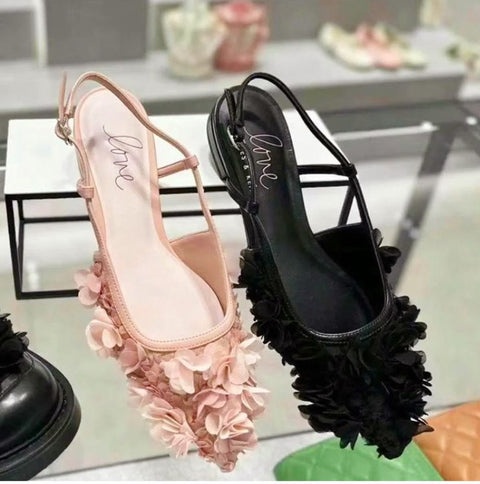 New Fashion Pointed Toed Flowers Hollow Out Single Sandal CODE: KAR1997