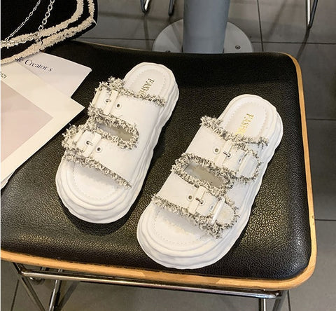 Summer New Thick Bottom Fashion Slippers CODE: KAR2023