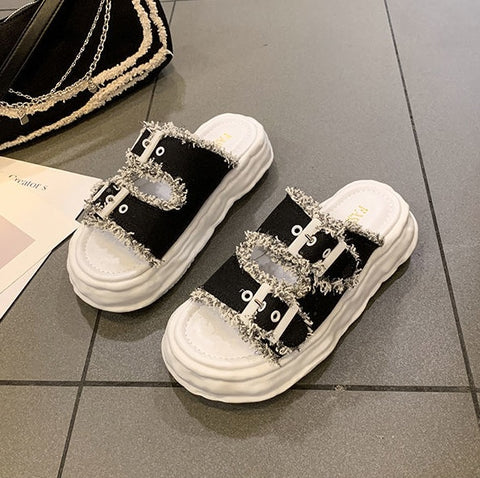 Summer New Thick Bottom Fashion Slippers CODE: KAR2023