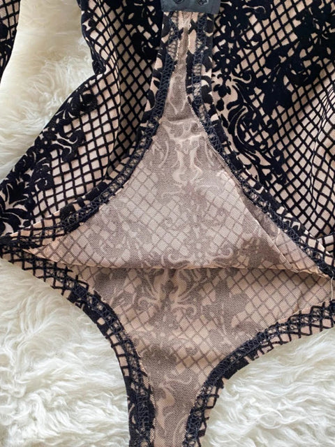 Summer Sexy Ins Bottoming Long Sleeve Mesh Slim Fit Lace Embroidered Design Top CODE: KAR2341