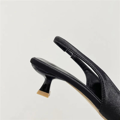 New Fashion rose flower elegant sweet slingback Low heel sandal CODE: KAR2357