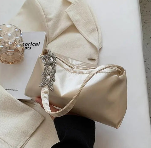 Luxury Diamond Butterfly Shoulder Crossbody Bag CODE: KAR2465