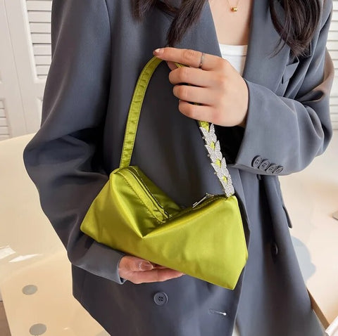 Luxury Diamond Butterfly Shoulder Crossbody Bag CODE: KAR2465