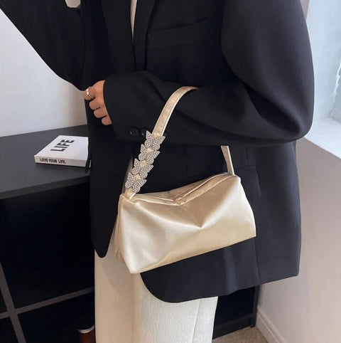 Luxury Diamond Butterfly Shoulder Crossbody Bag CODE: KAR2465