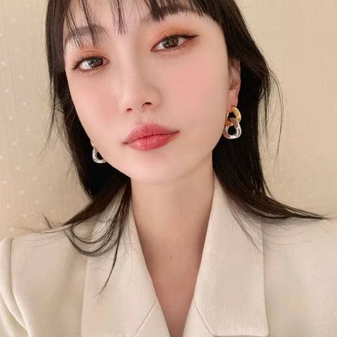 New Simple Light Luxury System Temperament Earring CODE: KAR3297