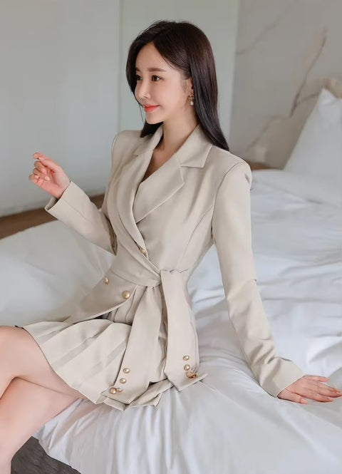 New Elegant Collar Double Row Buttoning Waist-fitted Western-style Short Dress CODE: KAR3494