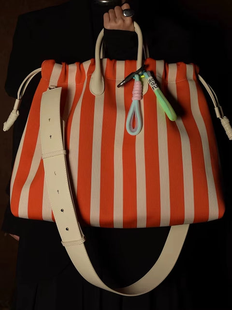 New Fashion Unique Simple Underarm Shoulder Commuter Crossbody Tote Bag\Hand bag  CODE: KAR3552