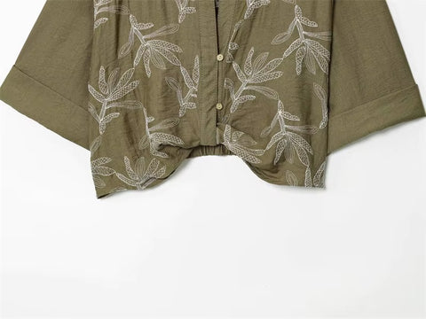 New Fashion Short Sleeve Embroidered Shirt And Shorts Set CODE: KAR4417