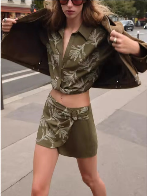 New Fashion Short Sleeve Embroidered Shirt And Shorts Set CODE: KAR4417