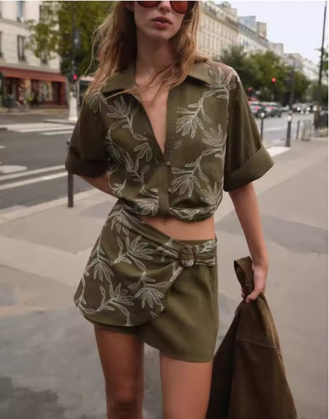 New Fashion Short Sleeve Embroidered Shirt And Shorts Set CODE: KAR4417