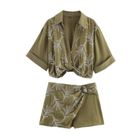 New Fashion Short Sleeve Embroidered Shirt And Shorts Set CODE: KAR4417