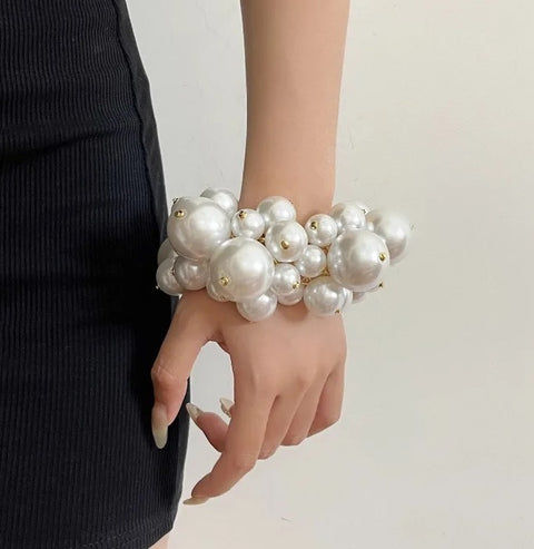 New Hyperbole Pearls Cuff Bangles CODE: KAR4984