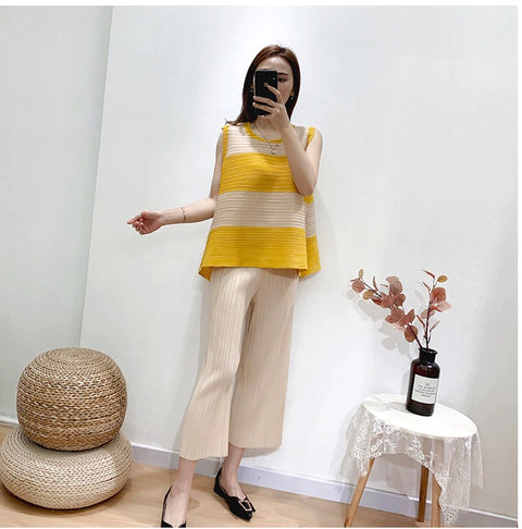Pleated Stripe Top loose Fashion Color matching Set CODE: KAR1084