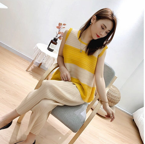 Pleated Stripe Top loose Fashion Color matching Set CODE: KAR1084