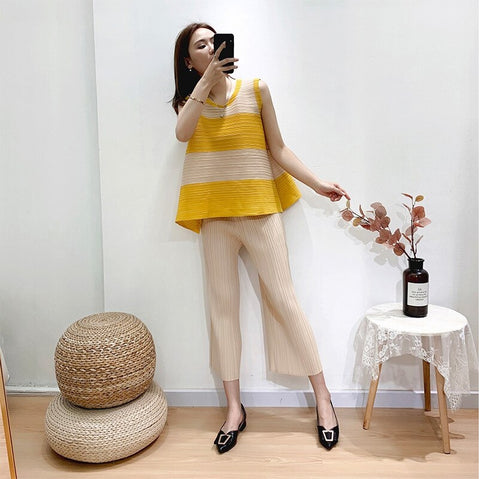 Pleated Stripe Top loose Fashion Color matching Set CODE: KAR1084