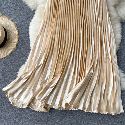 New Light, heavy, mid-length pleated skirt CODE: KAR1219