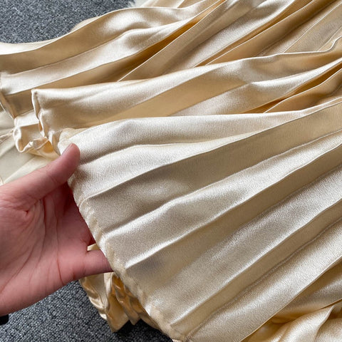 New Light, heavy, mid-length pleated skirt CODE: KAR1219