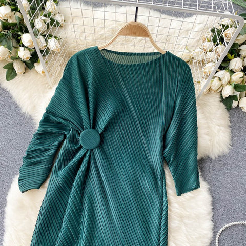 New Chic and Simple Outfit, Solid Color with Pleats, Straight Round Neck Midi Dress CODE: KAR1225