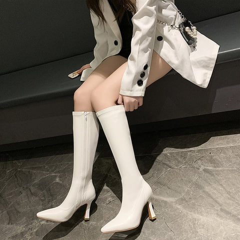 New ankle with thin heel and pointed toe boot CODE: KAR1375