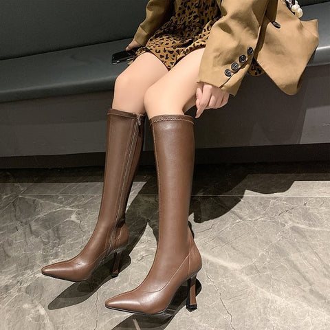 New ankle with thin heel and pointed toe boot CODE: KAR1375