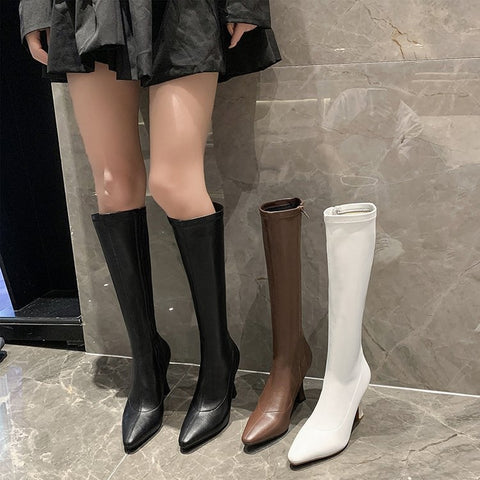 New ankle with thin heel and pointed toe boot CODE: KAR1375